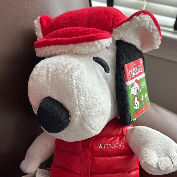 Macy's 2015 Holiday Snoopy Plush with puffer vest - Picture 8 of 10